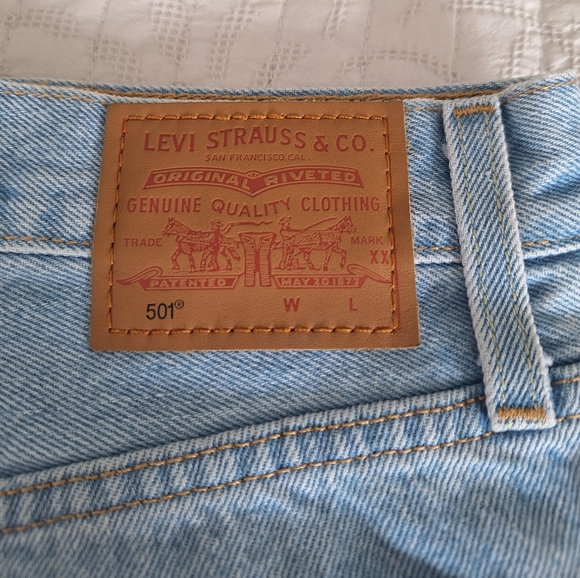 NWOT Levi's 501 high waisted shorts - Picture 5 of 9